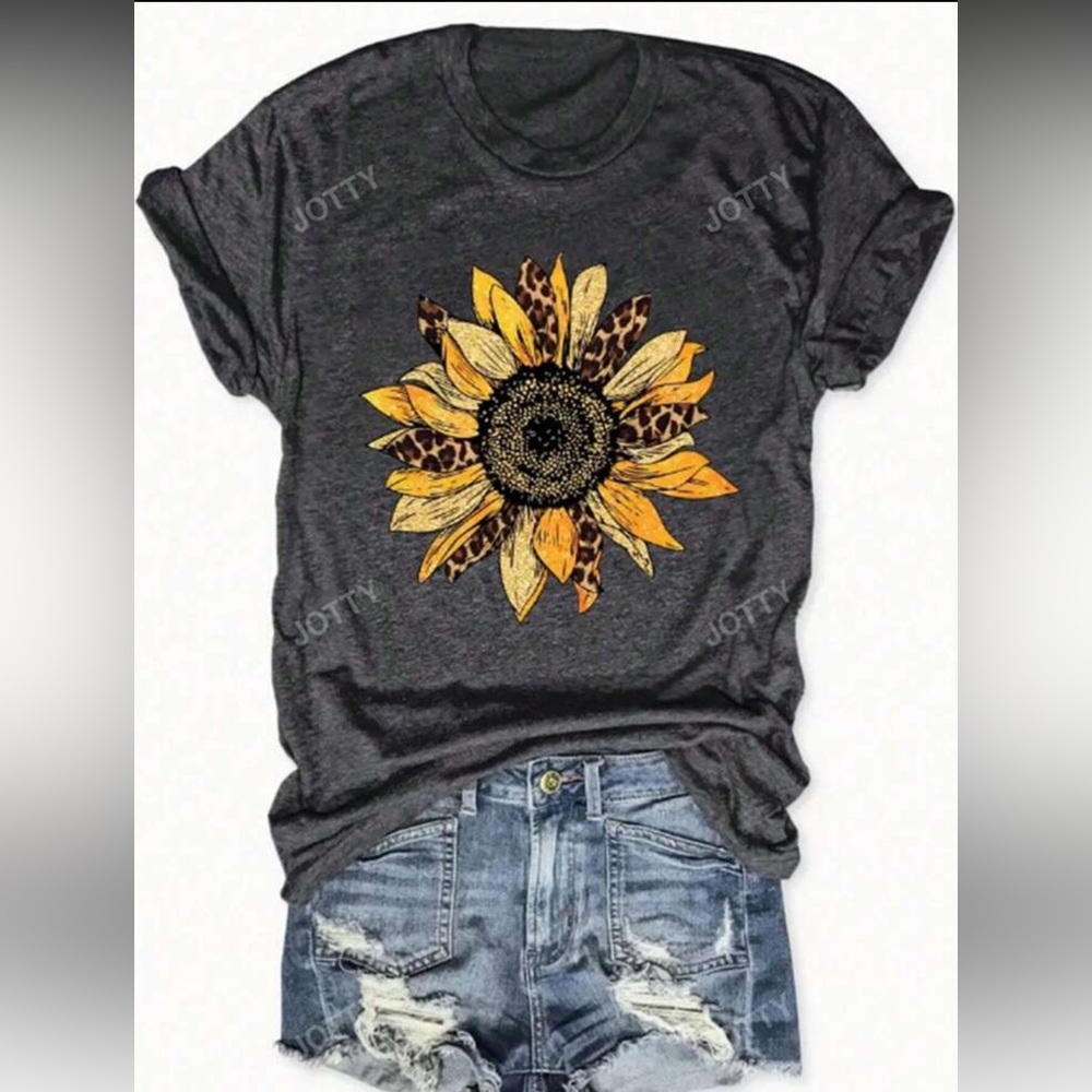 ✨NEW✨Women's Short Sleeve Sunflower Printed Round Neck Dark Gray T-Shirt